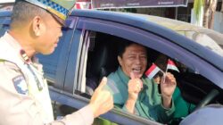 Polisi Hadir di Jalan, Edukasi Keselamatan Sekaligus Kibarkan Semangat Merah Putih