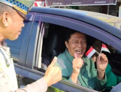 Polisi Hadir di Jalan, Edukasi Keselamatan Sekaligus Kibarkan Semangat Merah Putih